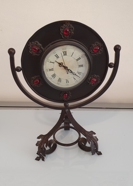 שעון בסגנון עתיק