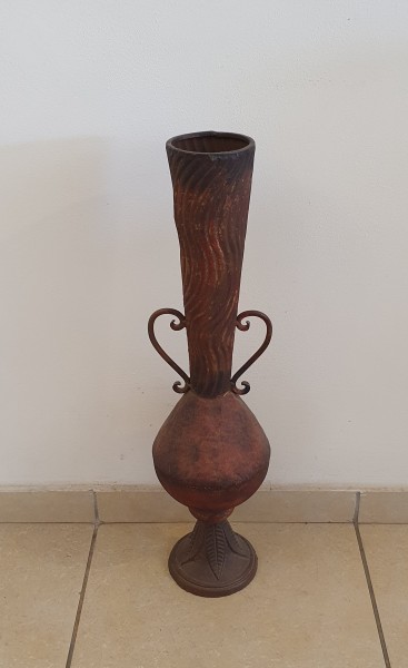 כד ברזל גבוה